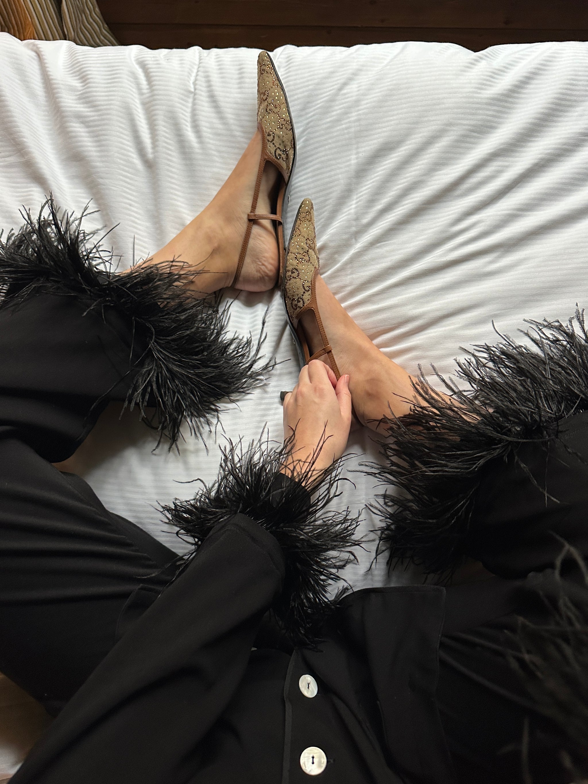 Party Pajamas Set with Detachable Feathers in Black