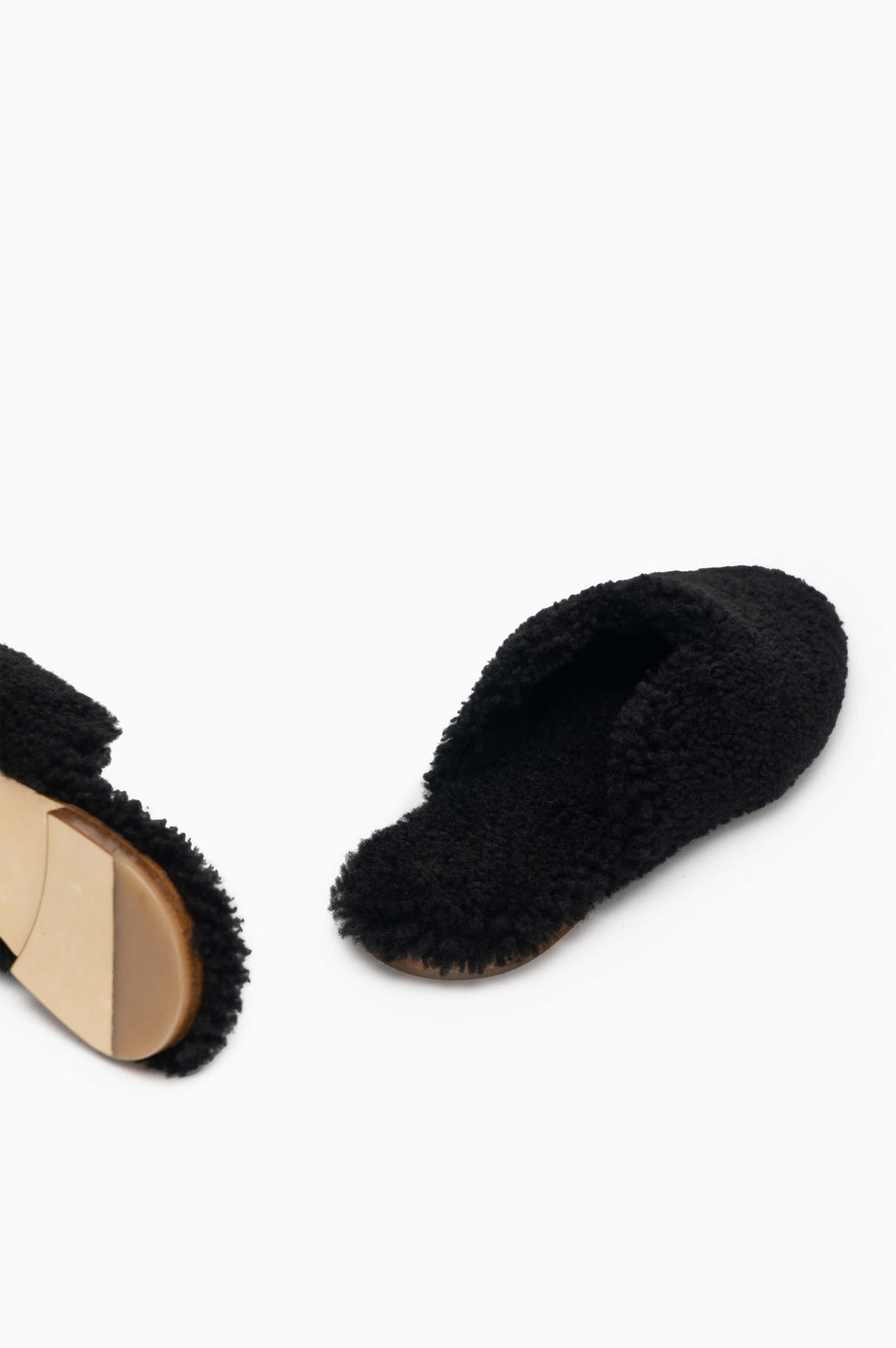 Shearling Slippers in Black