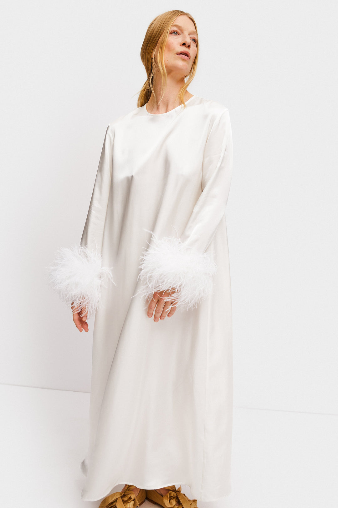 Suzi Maxi Dress With Detachable Feathers in White