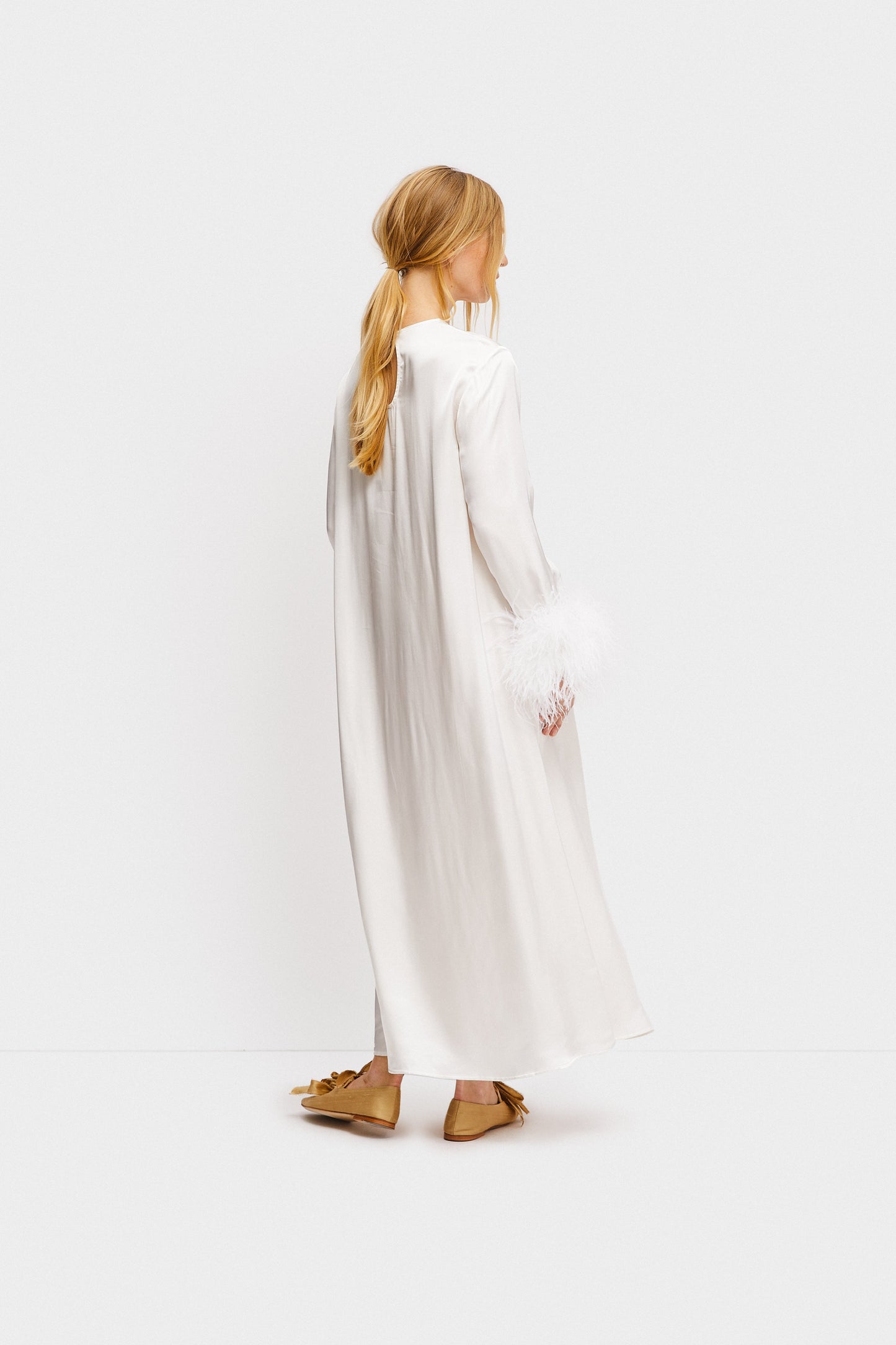 Suzi Maxi Dress With Detachable Feathers in White