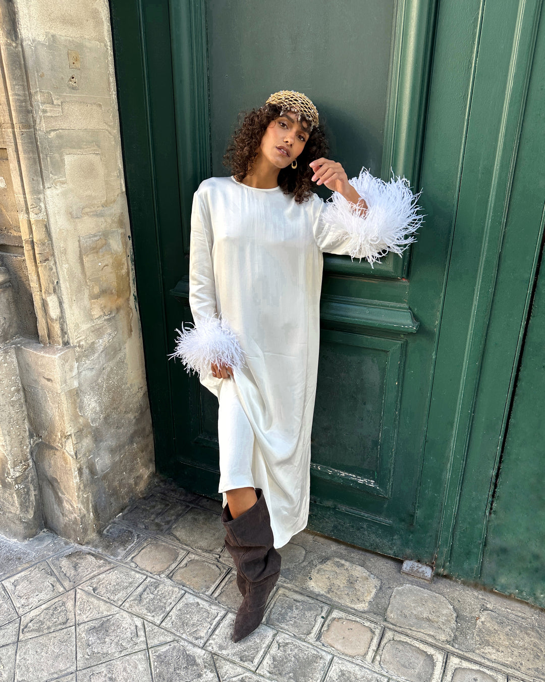 Suzi Maxi Dress With Detachable Feathers in White