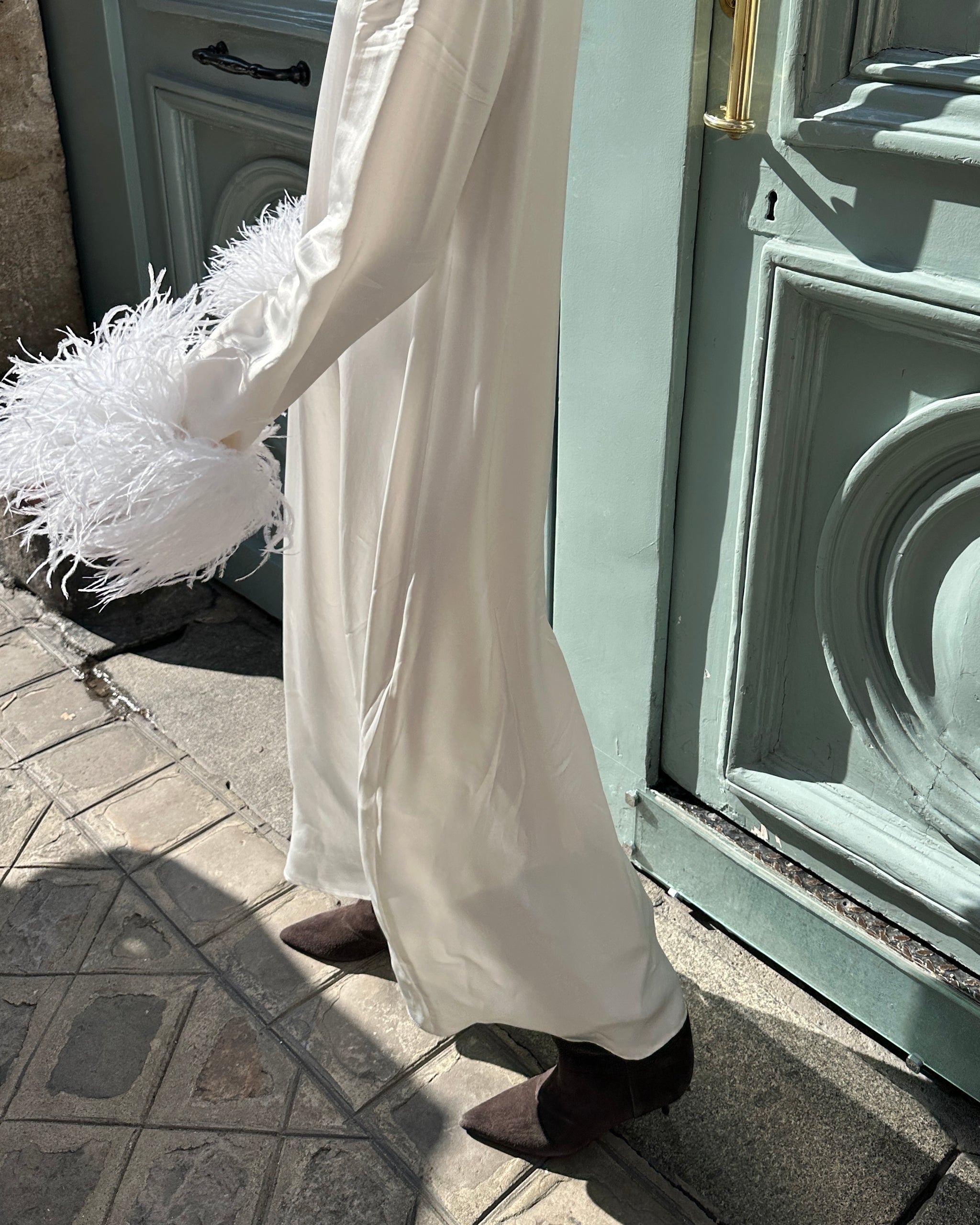 Suzi Maxi Dress With Detachable Feathers in White
