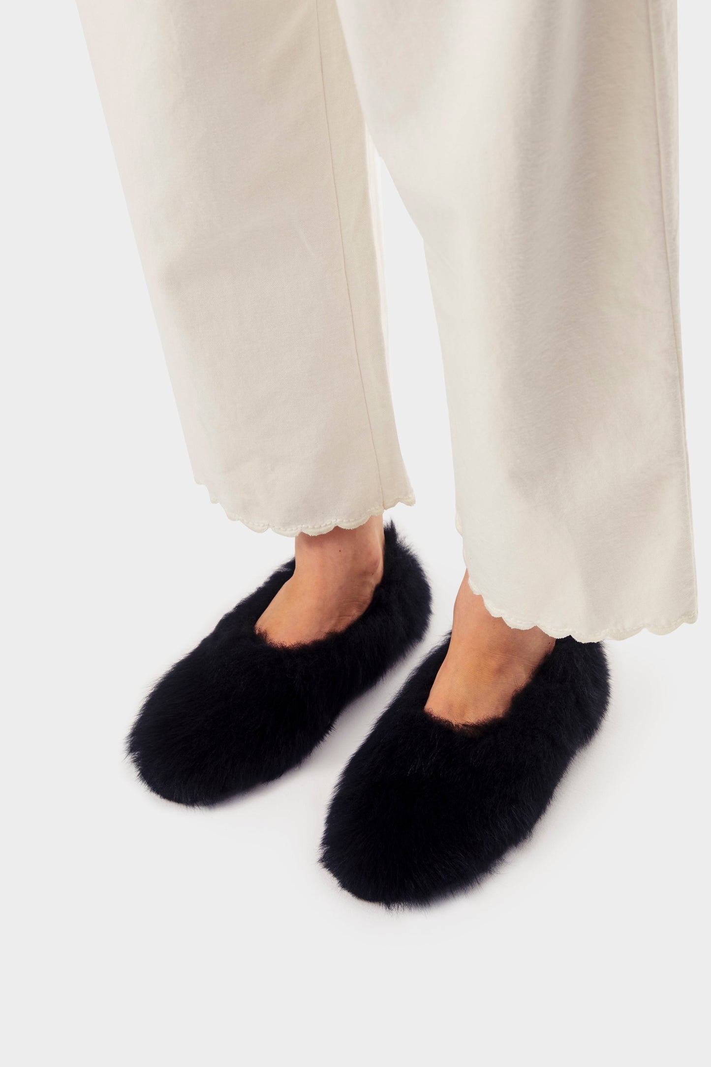 Kiwi Kiwi Shearling Ballet Flats in Black