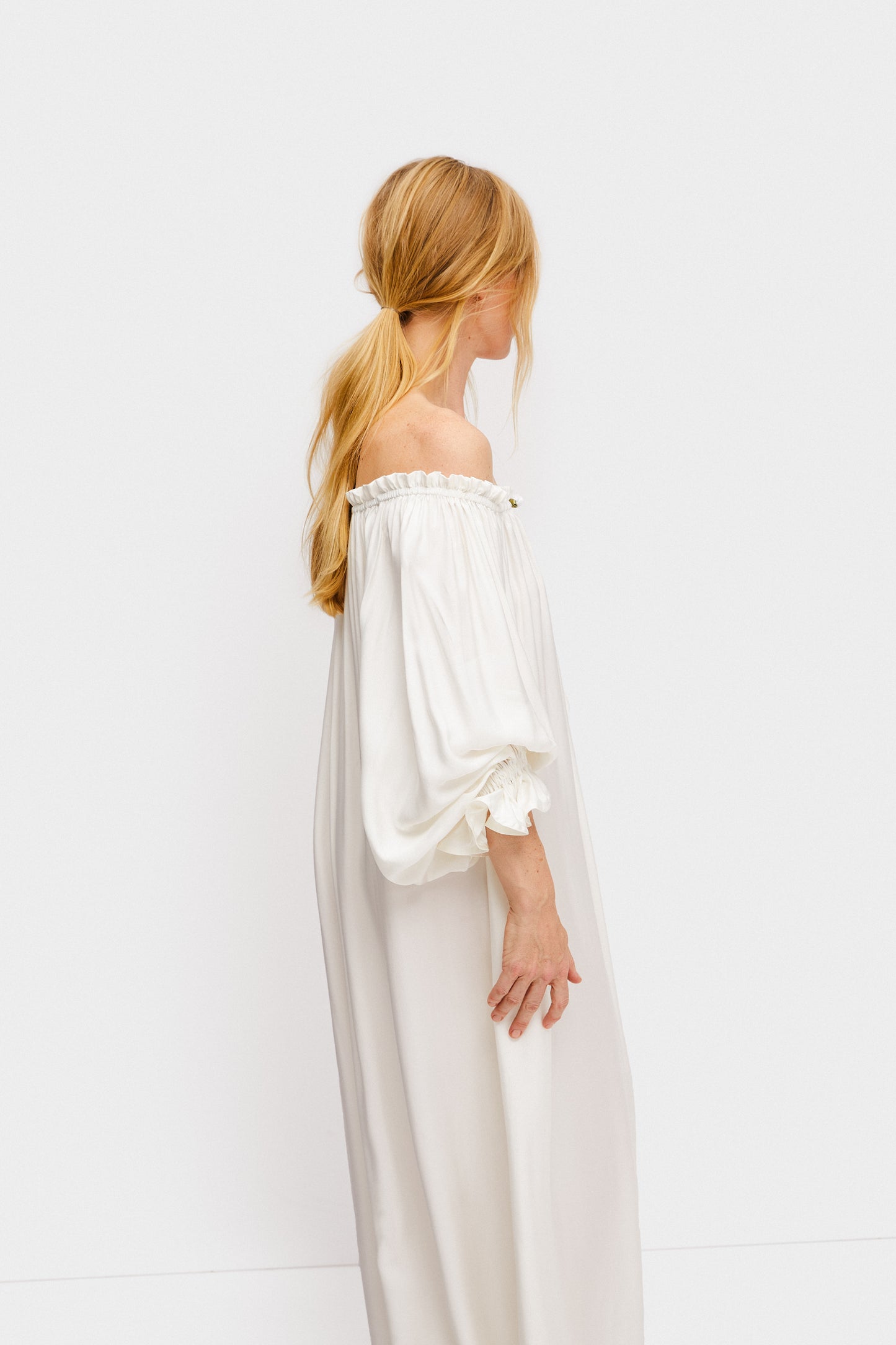 Zephir Off-the-shoulder Maxi Dress in White